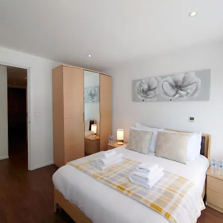 Fully Serviced Two Bed Apartment By Excel & O2 London Exterior photo